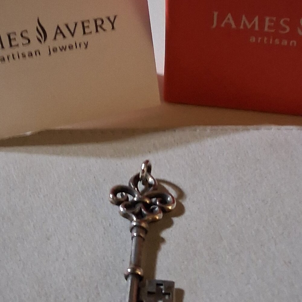James Avery Mother Theresa Key